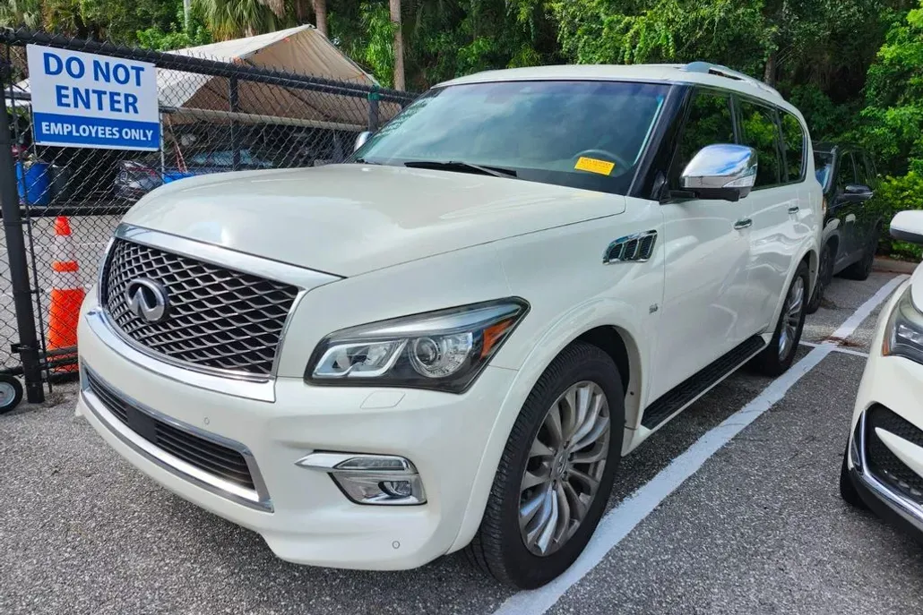2017 Infiniti QX80 photo 1