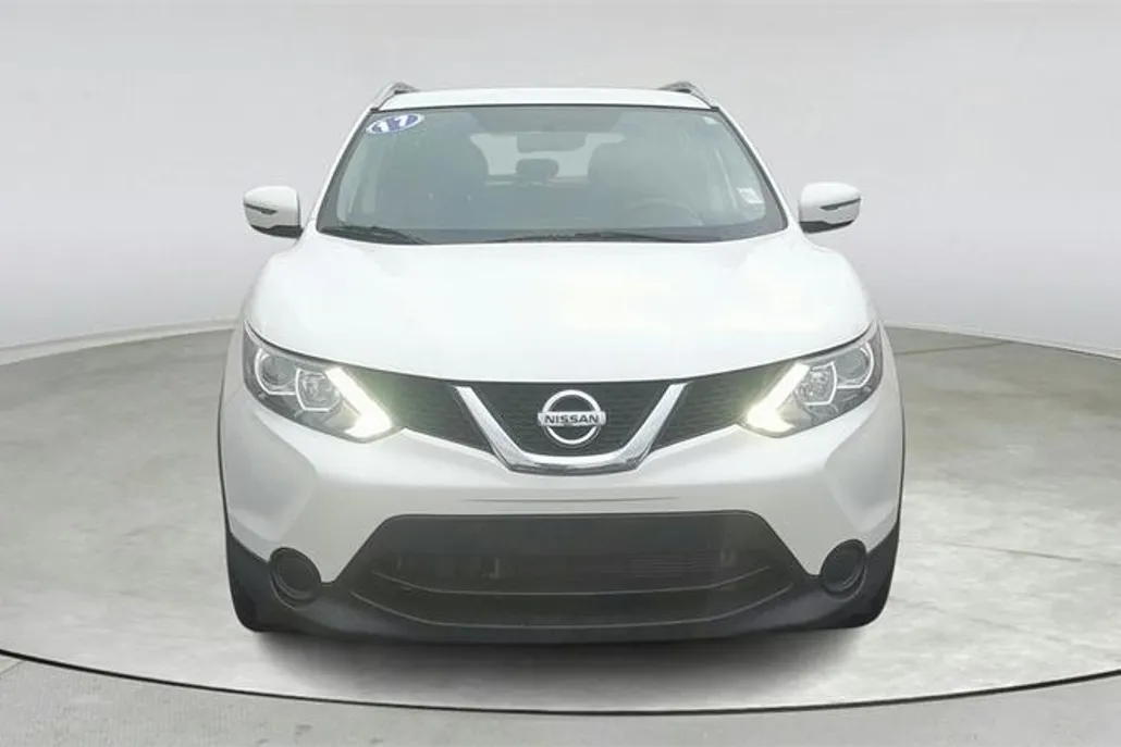 2017 Nissan Rogue Sport SV photo 1