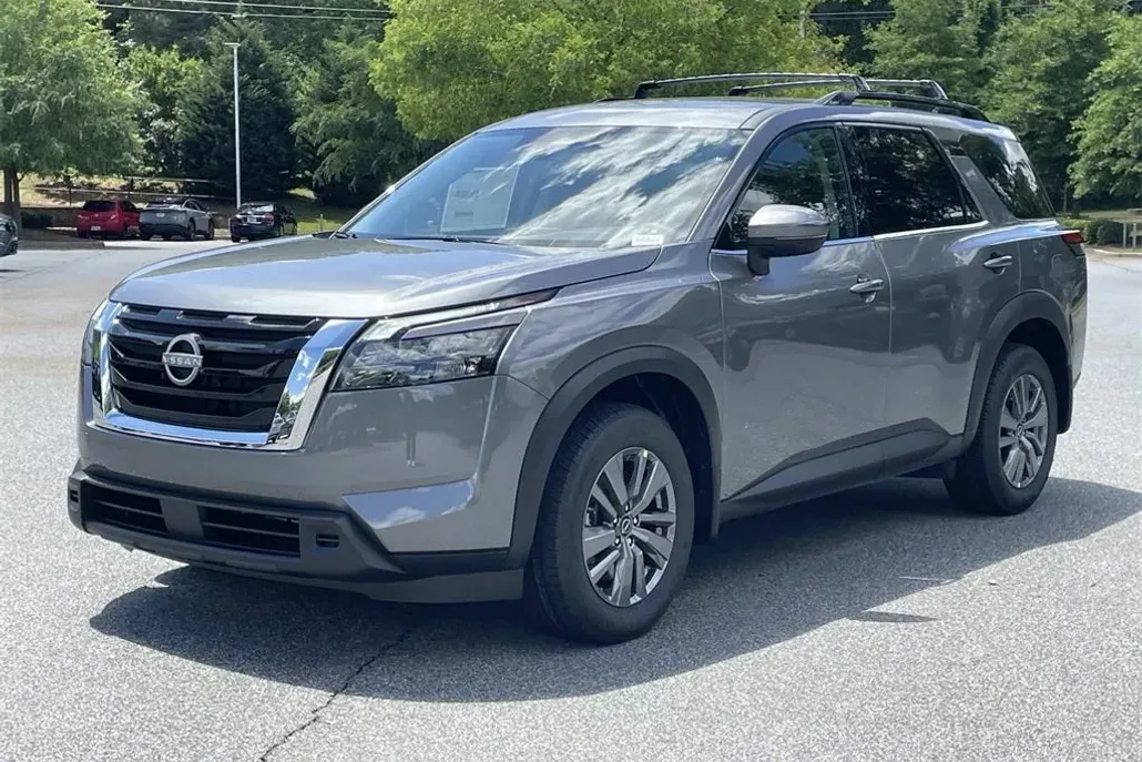 2025 Nissan Pathfinder SV photo 1