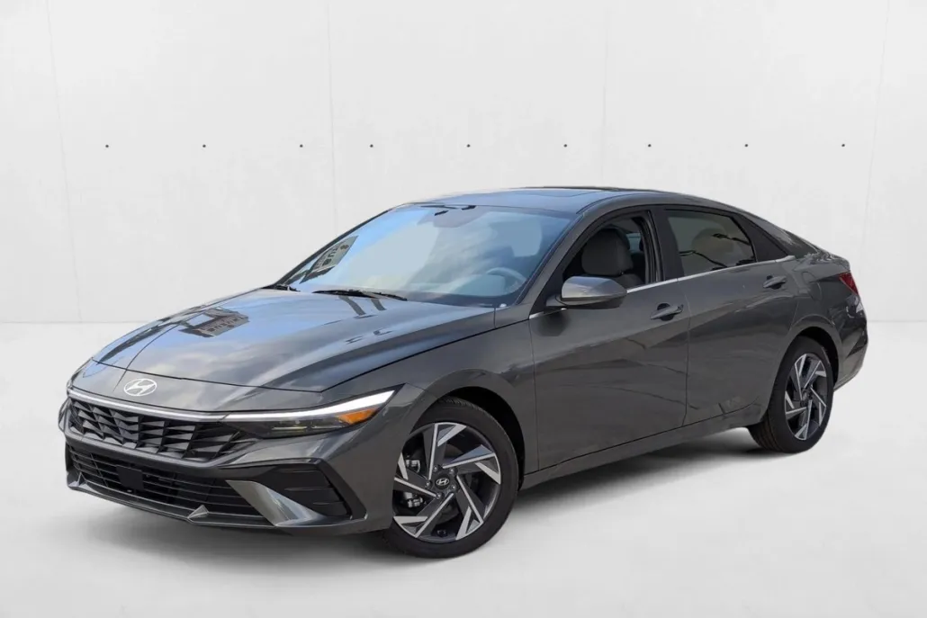 2025 Hyundai Elantra SEL Convenience photo 1