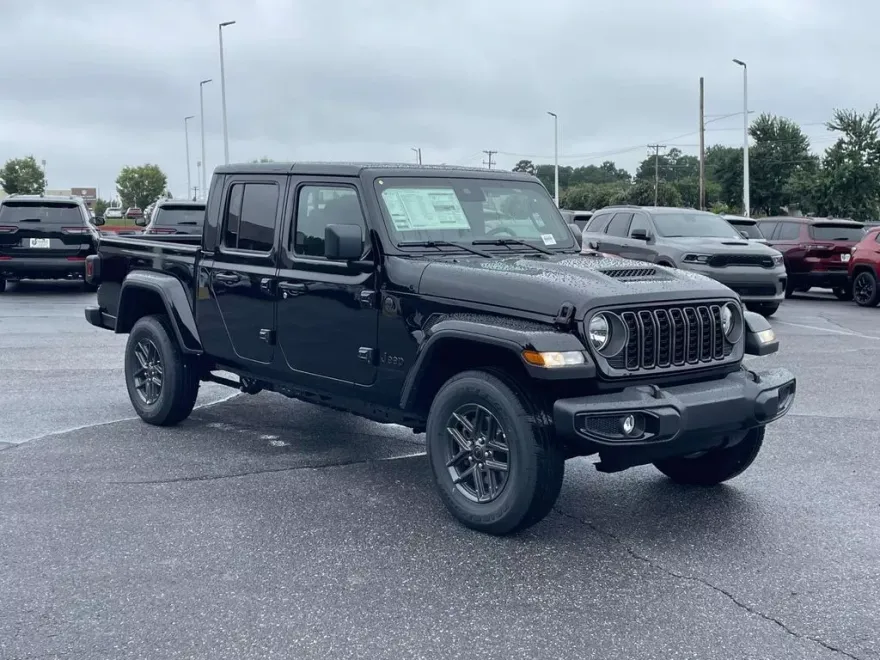 2025 Jeep Gladiator Sport S photo 1
