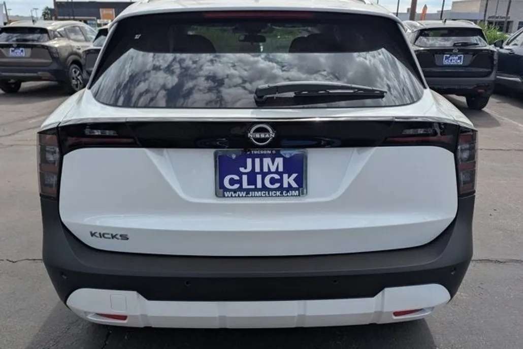 2026 Nissan Kicks SV photo 1