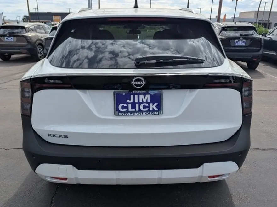 2026 Nissan Kicks SV photo 1