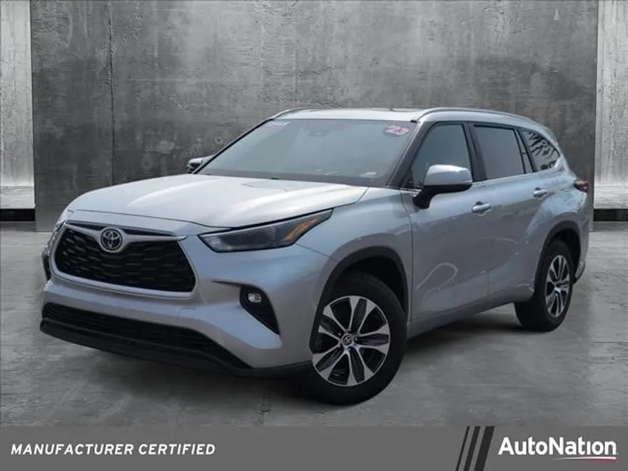 2023 Toyota Highlander XLE photo 1