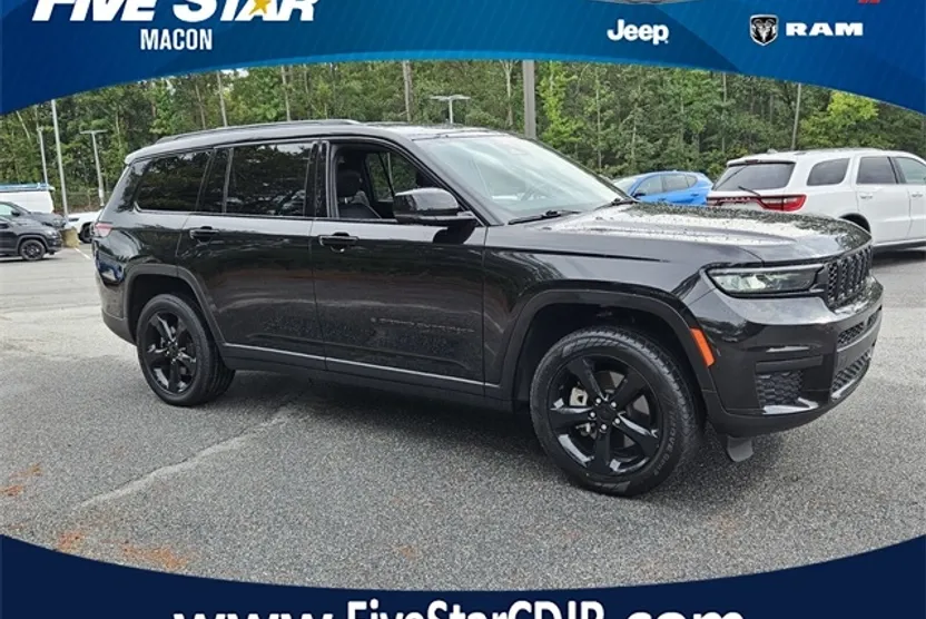 2023 Jeep Grand Cherokee Altitude photo 1