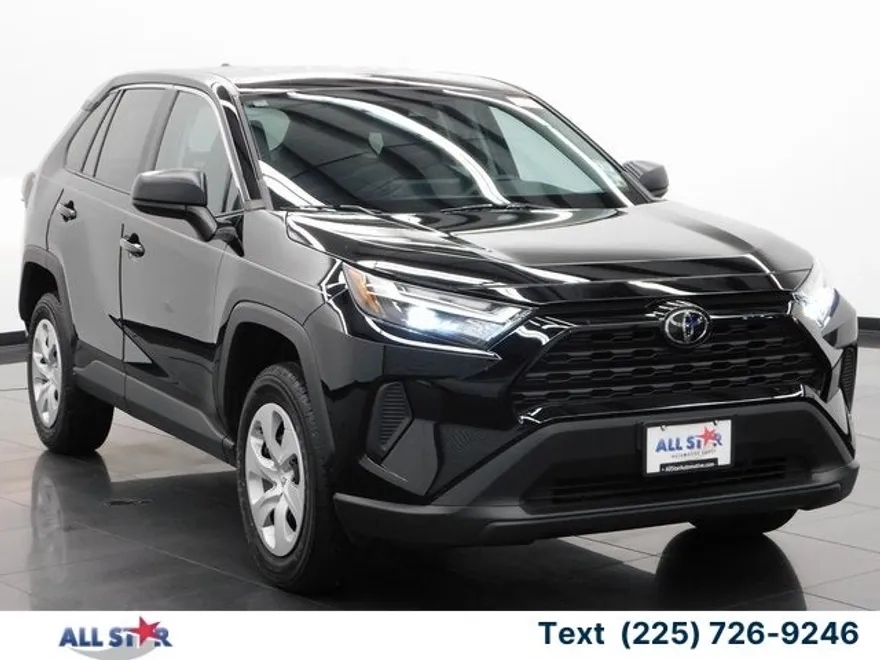 2024 Toyota RAV4 LE photo 1