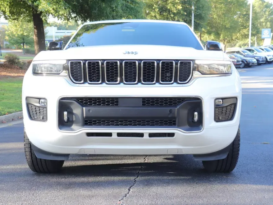 2022 Jeep Grand Cherokee Overland photo 1