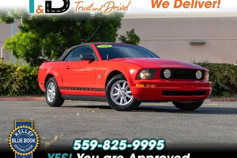 2009 Ford Mustang Premium Convertible photo 1