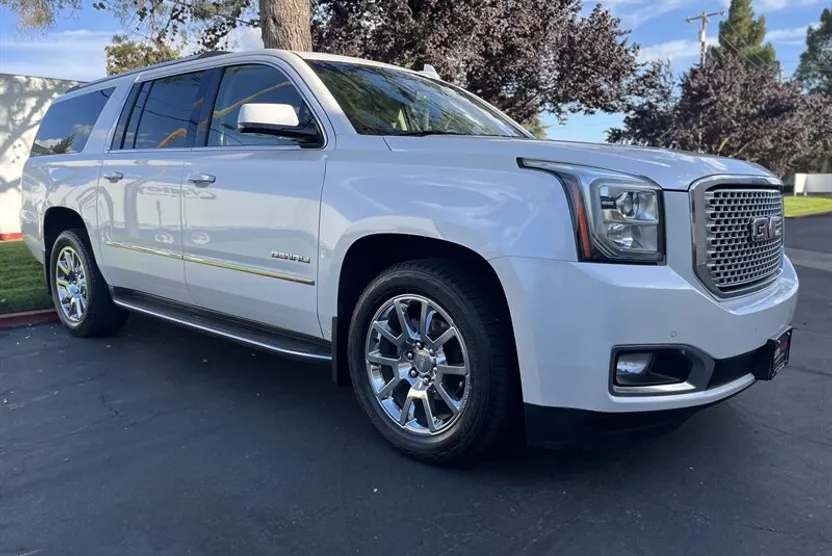 2016 Gmc Yukon XL Denali photo 1