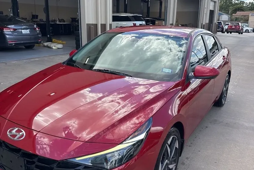 2023 Hyundai Elantra SEL photo 1