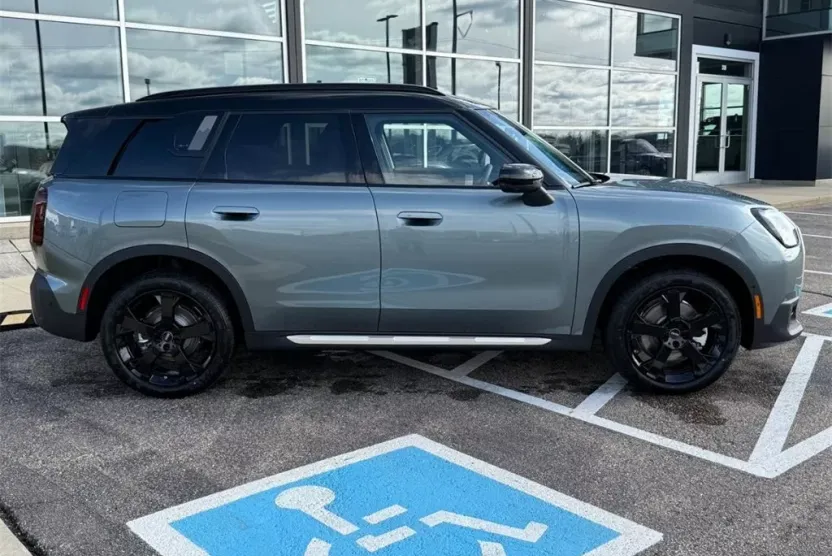 2025 Mini Countryman ALL4 S photo 1