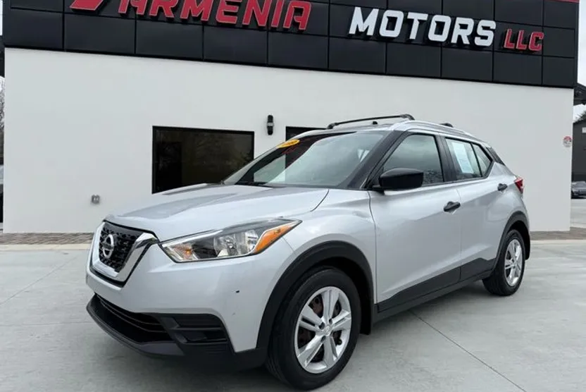 2020 Nissan Kicks S photo 1