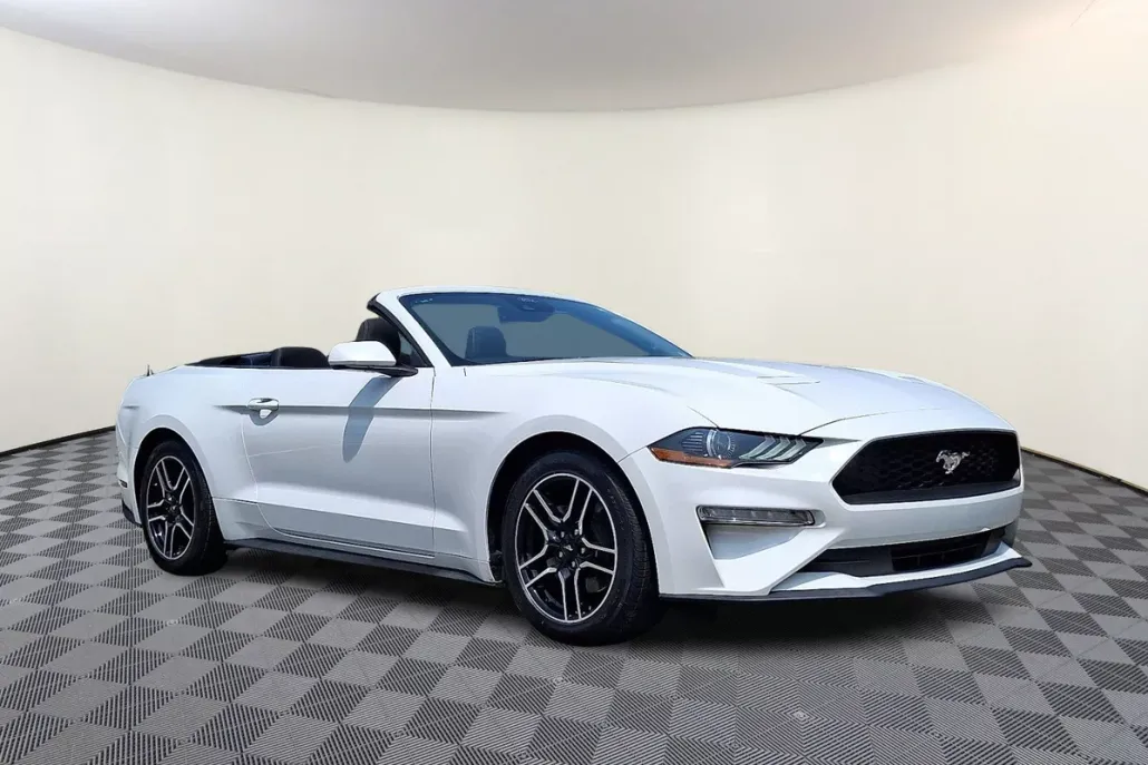 2021 Ford Mustang EcoBoost Convertible photo 1