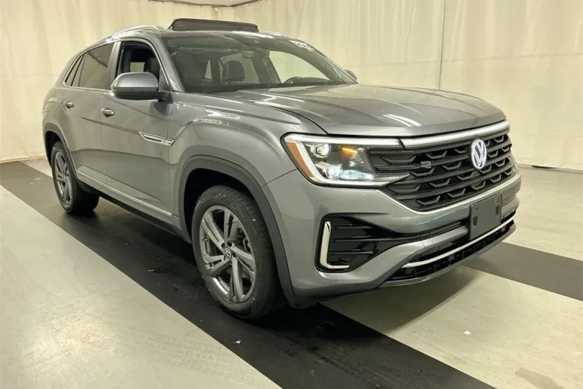 2024 Volkswagen Atlas Cross Sport SEL R-Line photo 1