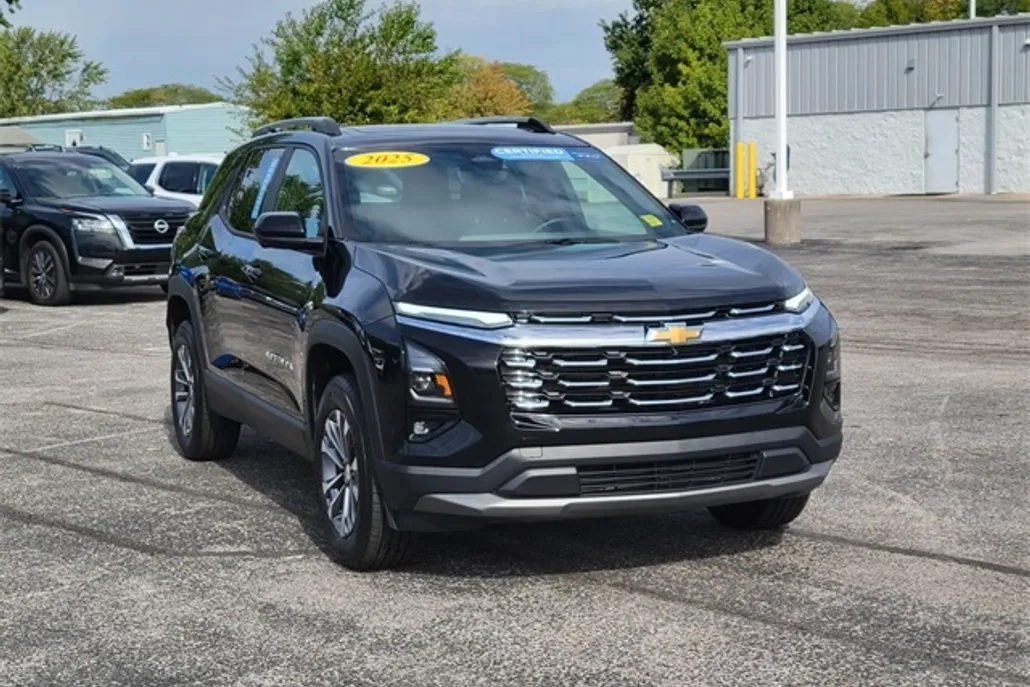 2025 Chevrolet Equinox LT photo 1