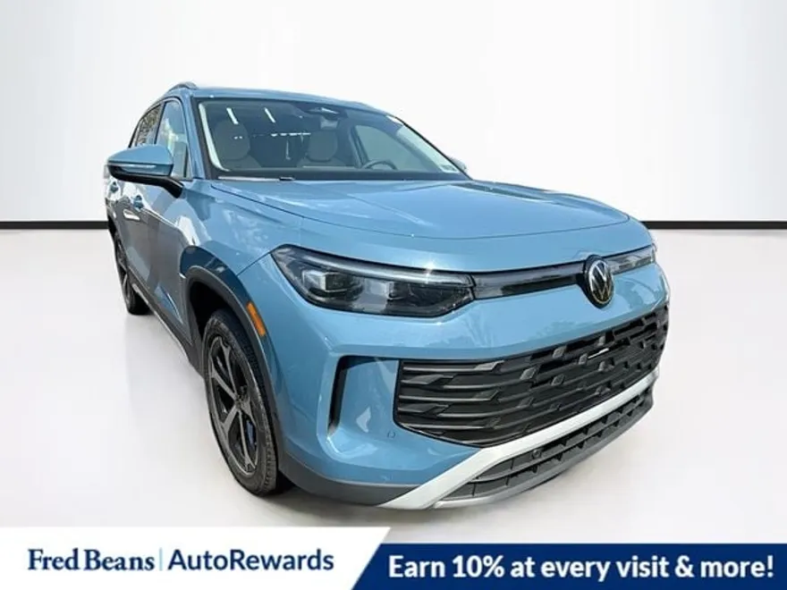 2025 Volkswagen Tiguan SE photo 1