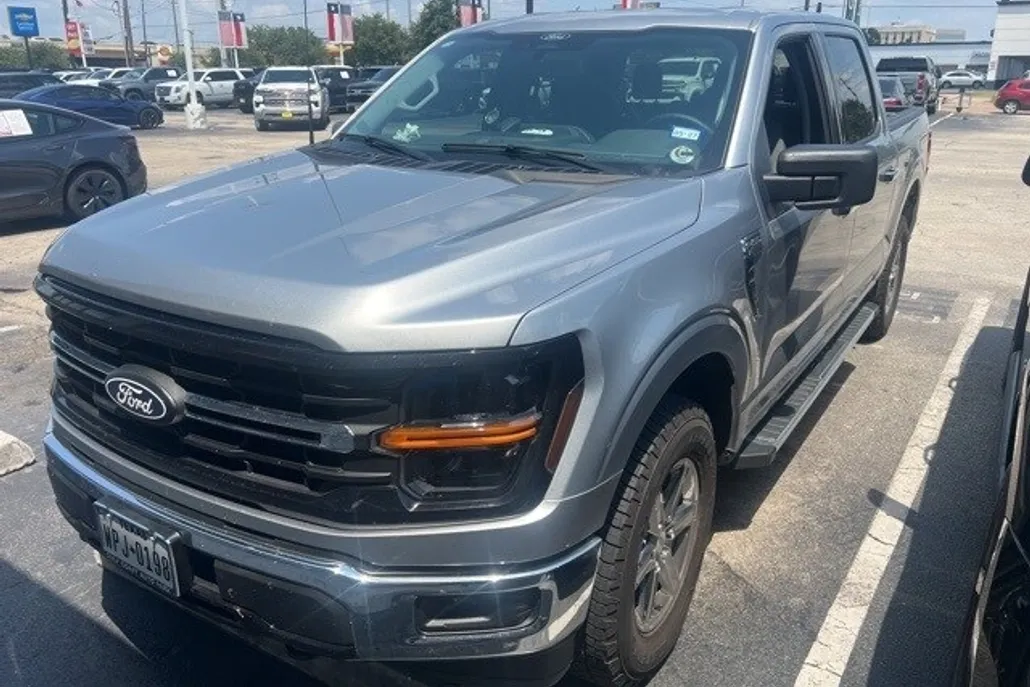 2025 Ford F-150 XLT photo 1