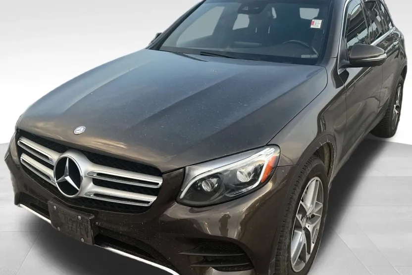 2016 Mercedes Benz GLC 300 4MATIC photo 1