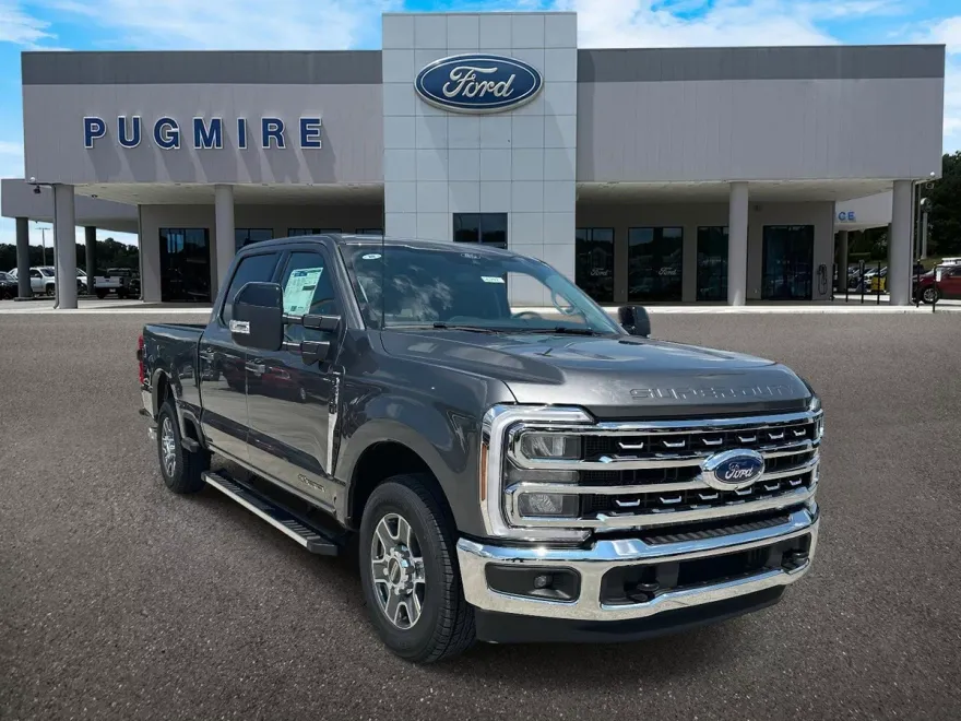 2026 Ford F-250 Lariat photo 1
