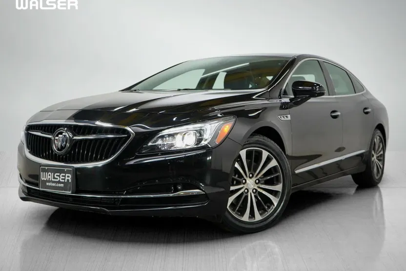2017 Buick LaCrosse Essence photo 1