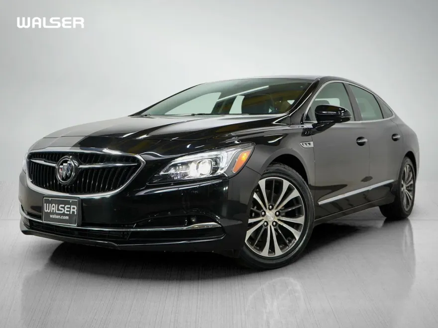 2017 Buick LaCrosse Essence photo 1