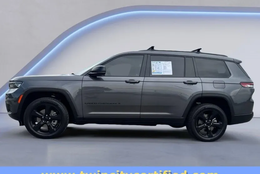2023 Jeep Grand Cherokee Altitude photo 1