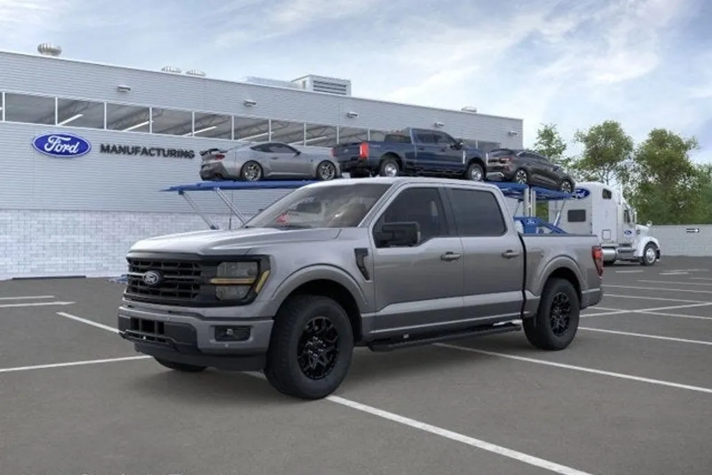 2025 Ford F-150 XLT photo 1