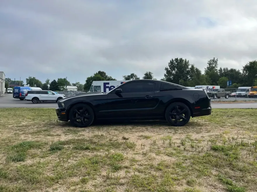 2014 Ford Mustang GT Premium photo 1
