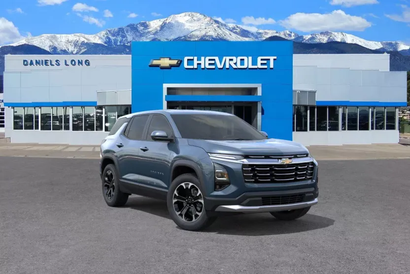 2026 Chevrolet Equinox LT photo 1
