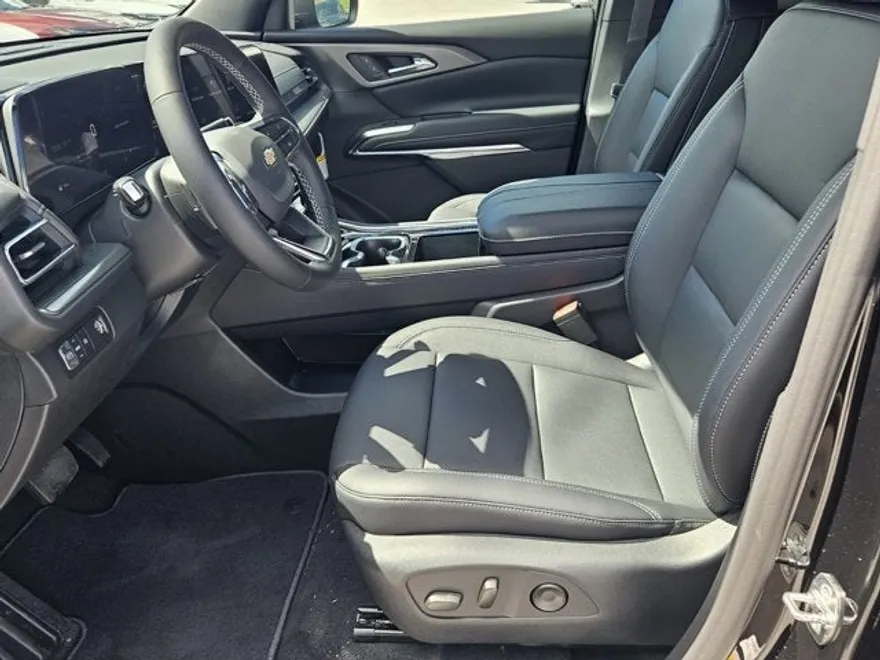 2026 Chevrolet Traverse photo 1