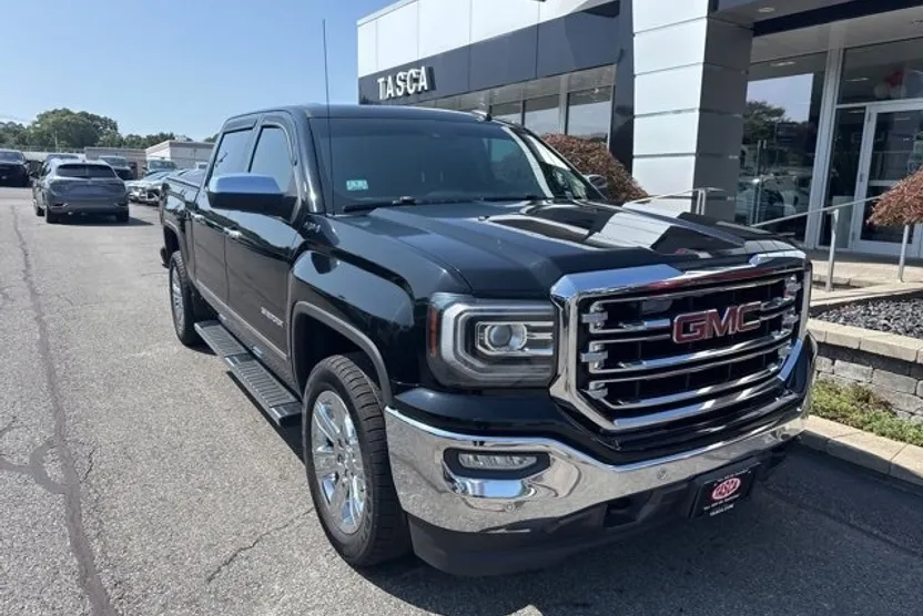2017 Gmc Sierra 1500 SLT photo 1
