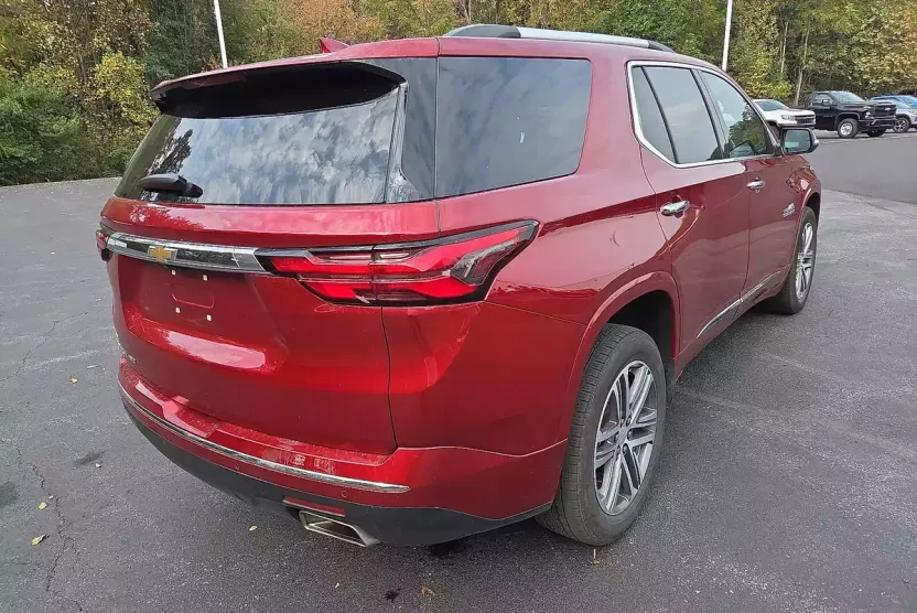 2023 Chevrolet Traverse High Country photo 1