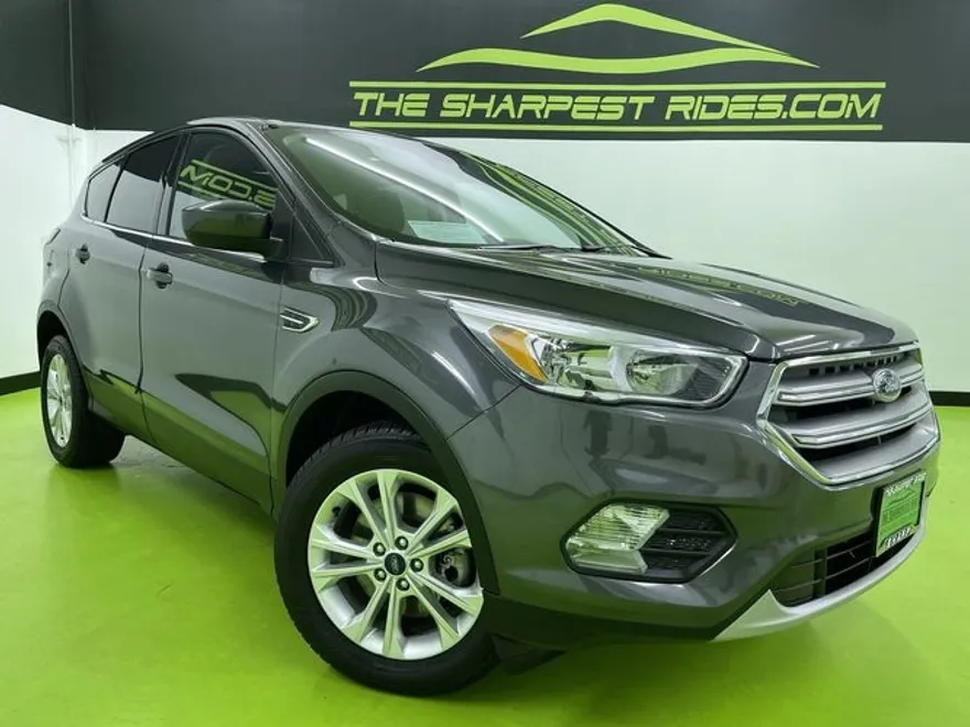 2020 Mitsubishi Outlander SE photo 1