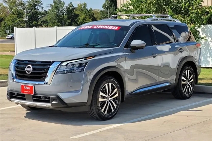 2023 Nissan Pathfinder Platinum photo 1