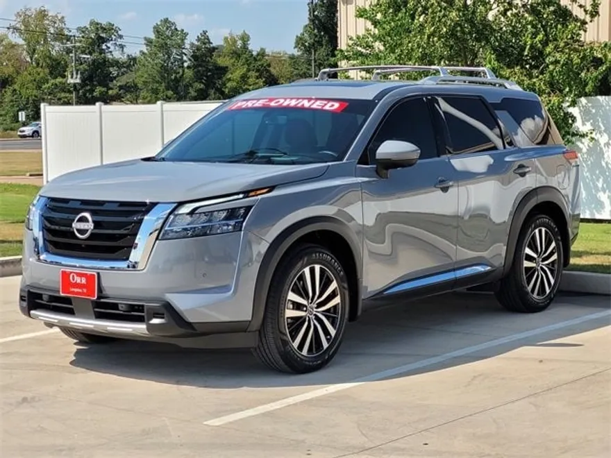 2023 Nissan Pathfinder Platinum photo 1