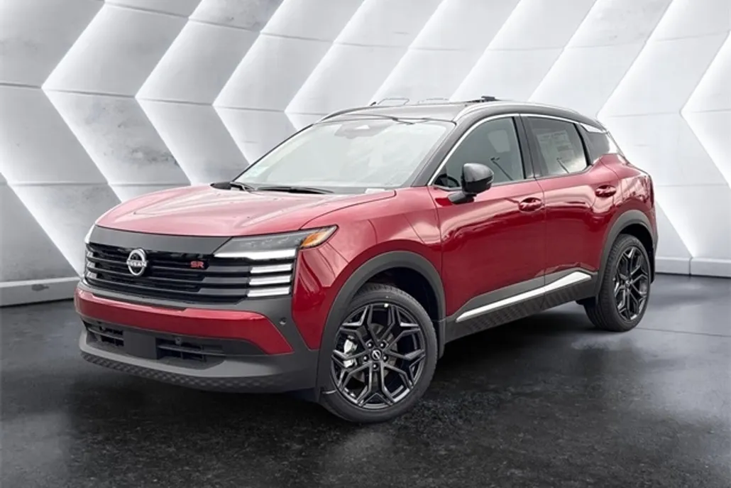 2025 Nissan Kicks SR photo 1