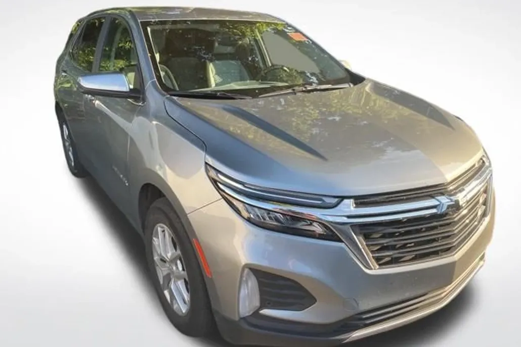 2023 Chevrolet Equinox LT photo 1
