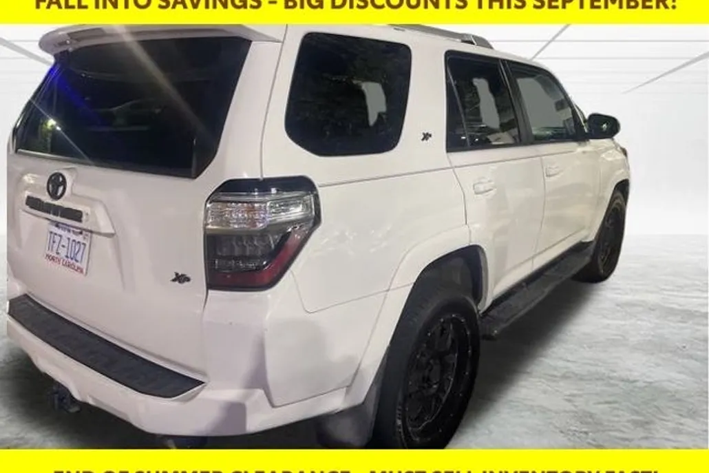 2016 Toyota 4Runner SR5 photo 1