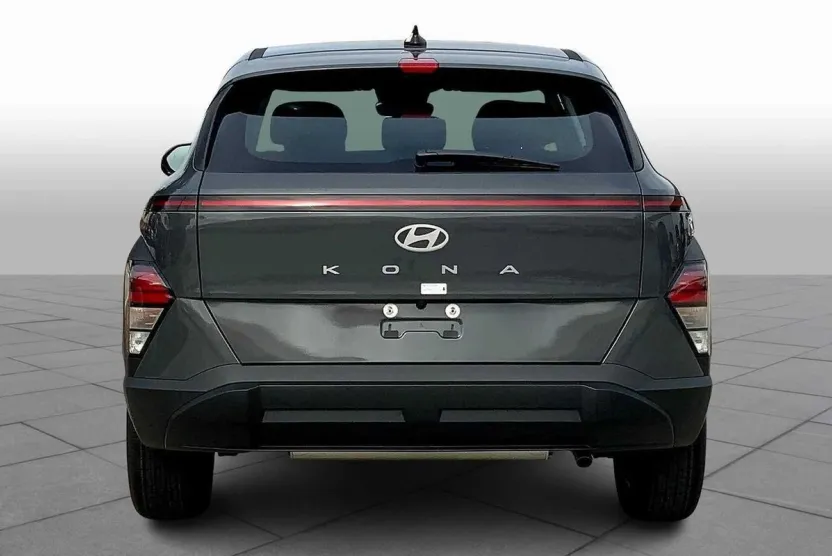 2026 Hyundai Kona SE photo 1
