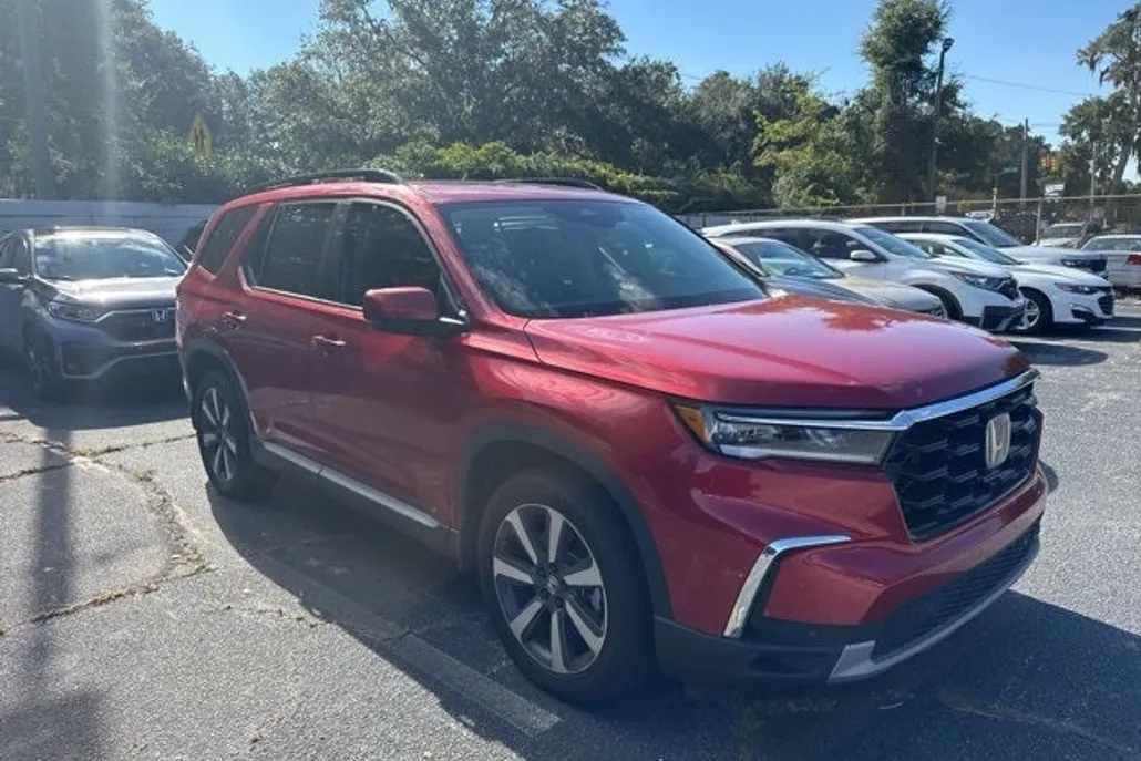 2025 Honda Pilot Touring photo 1