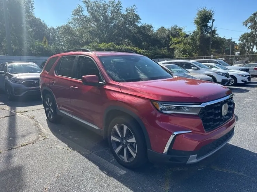 2025 Honda Pilot Touring photo 1