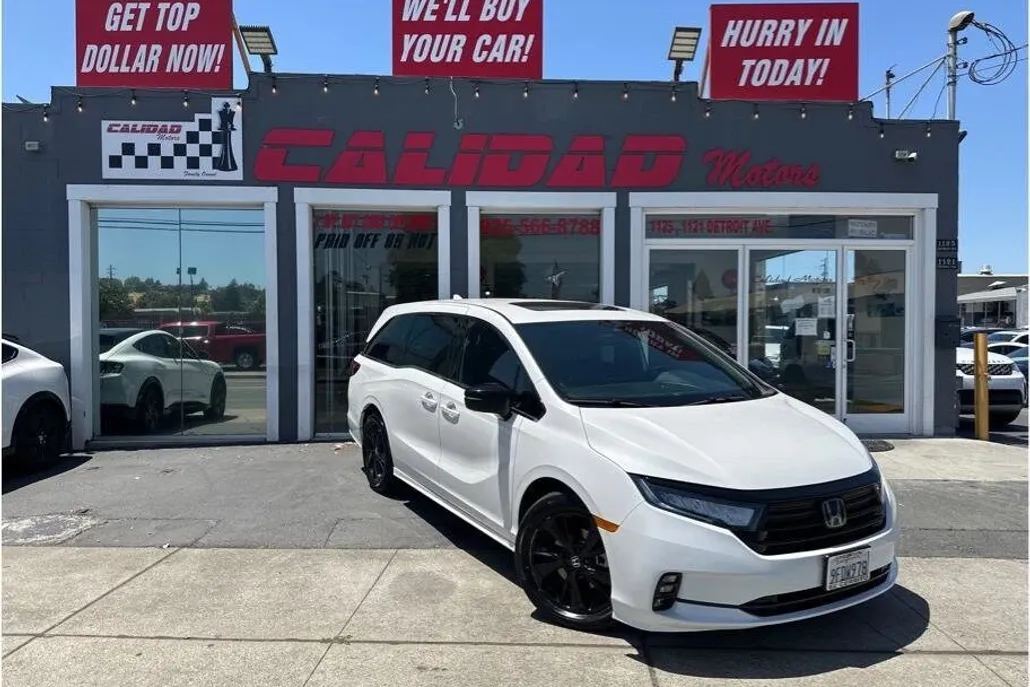 2023 Honda Odyssey Sport photo 1