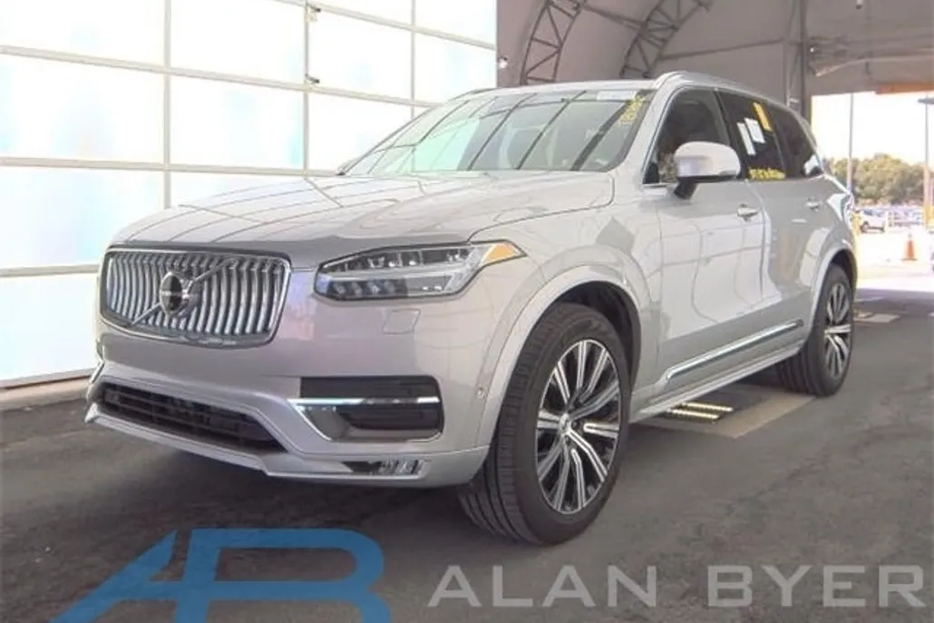 2025 Volvo XC90 Plus photo 1