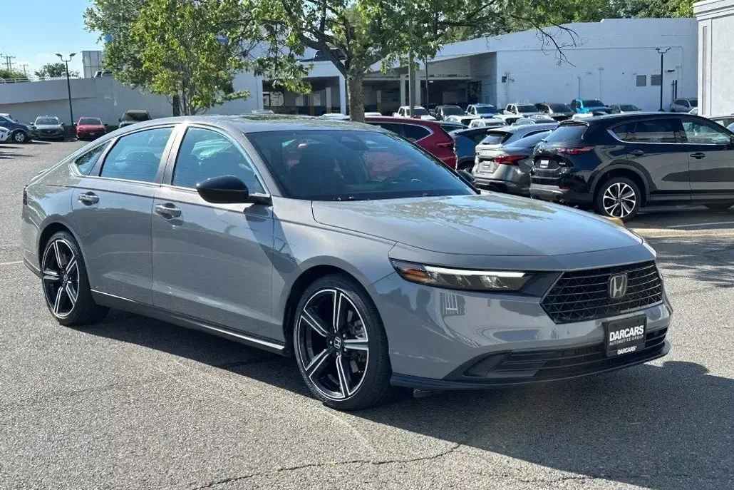 2023 Honda Accord Hybrid Sport photo 1