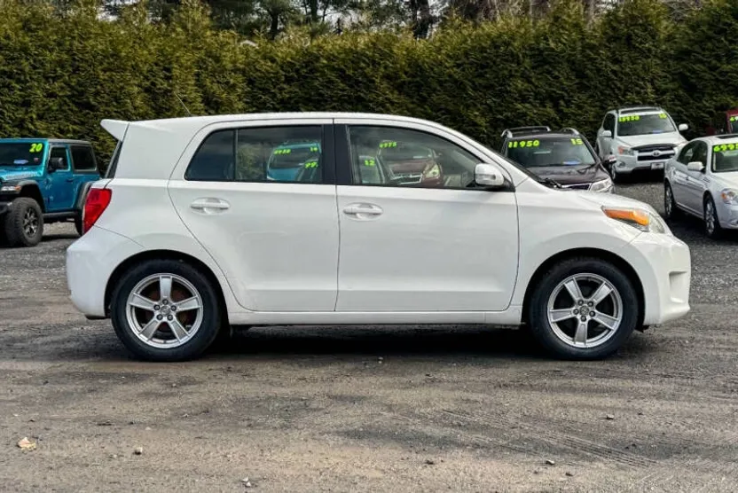 2014 Scion xD Base photo 1