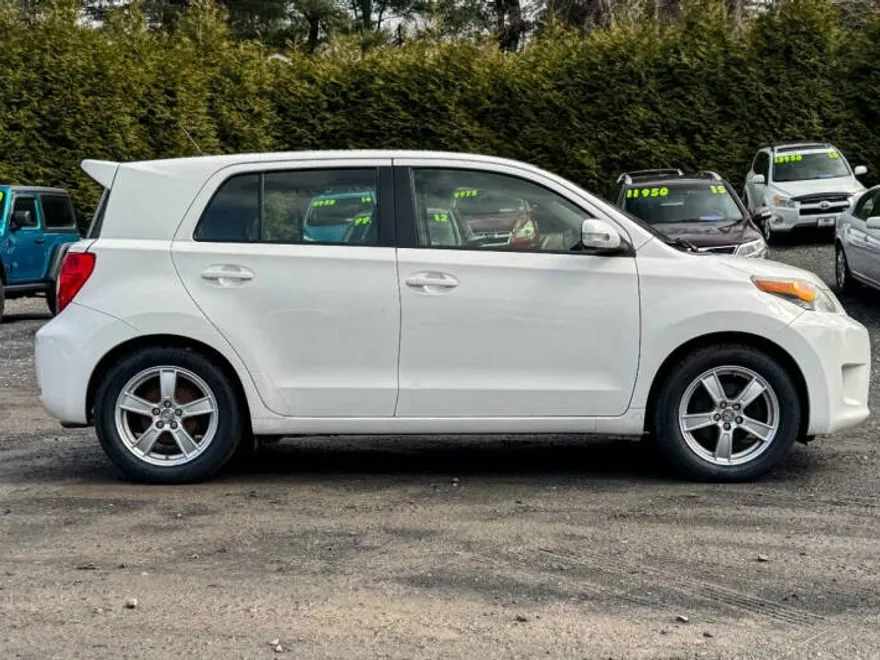 2014 Scion xD Base photo 1