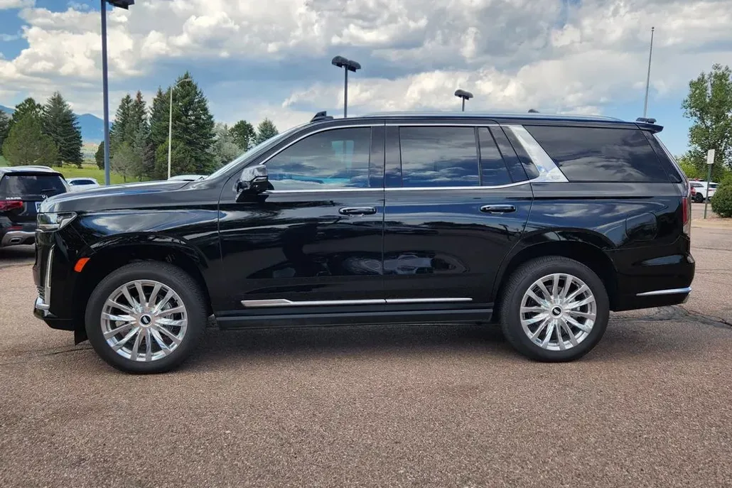 2024 Cadillac Escalade Premium Luxury photo 1