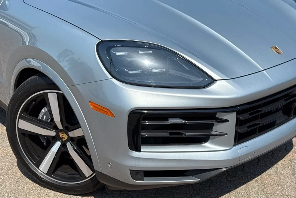 2024 Porsche Cayenne Coupe Base photo 1