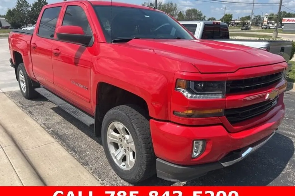 2018 Chevrolet Silverado 1500 LT photo 1