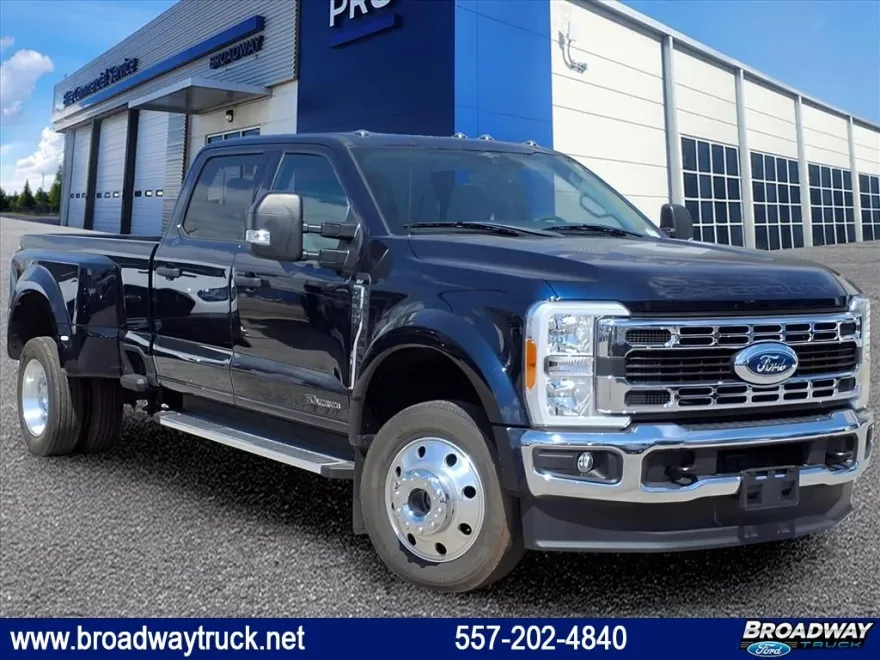 2023 Ford F-450 XLT photo 1